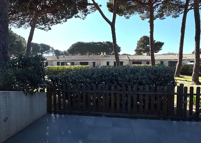 Mitoyenne Climatisee Avec Piscine, 4 Pers, Parking - Fr-1-607-210 * Agde