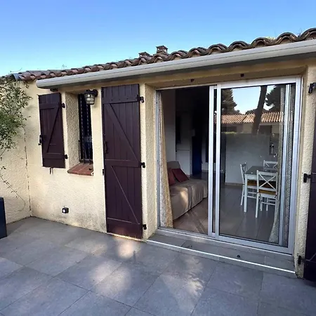 Mitoyenne Climatisee Avec Piscine, 4 Pers, Parking - Fr-1-607-210